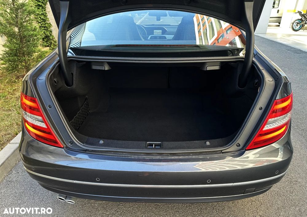 Mercedes-Benz C 180 BlueEFFICIENCY 7G-TRONIC Edition 1 - 26