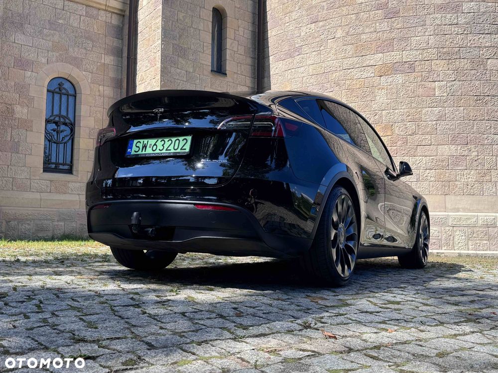Tesla Y Model Performance Dual Motor AWD - 11