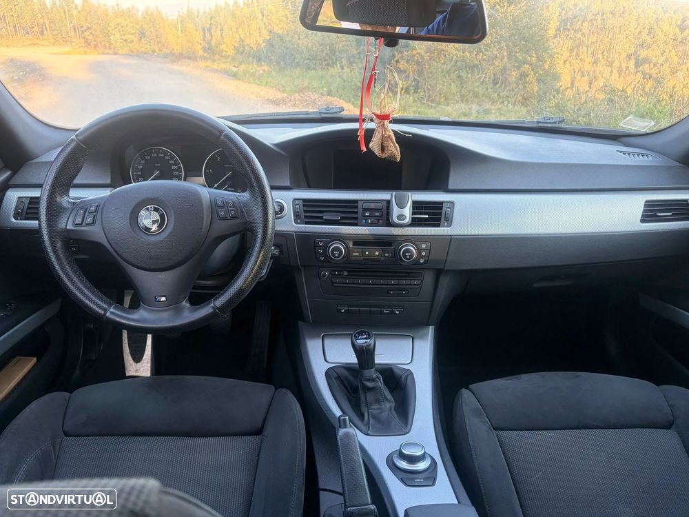 BMW 320 d xDrive Navigation - 17