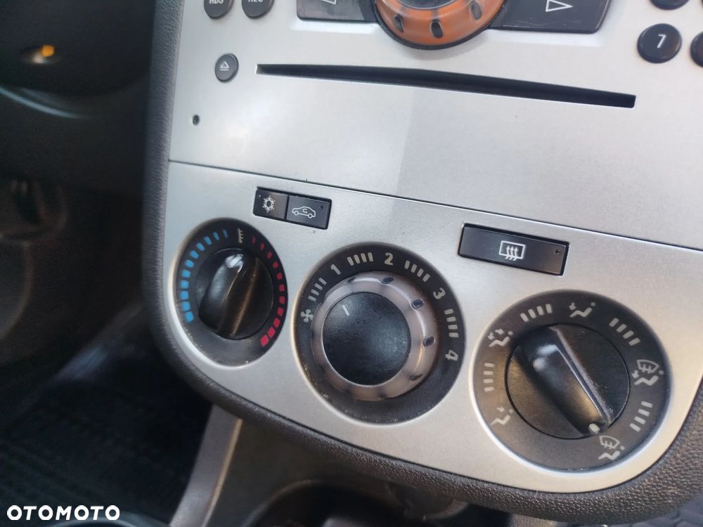 Opel Corsa - 10