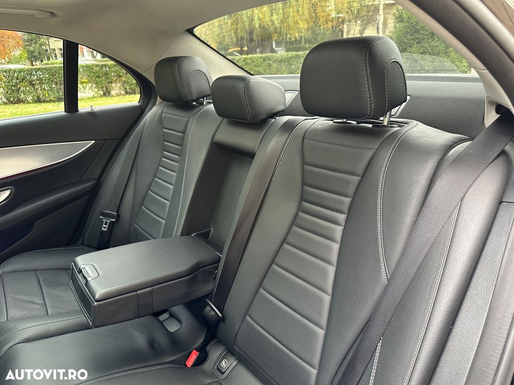 Mercedes-Benz E 220 d T 9G-TRONIC - 30