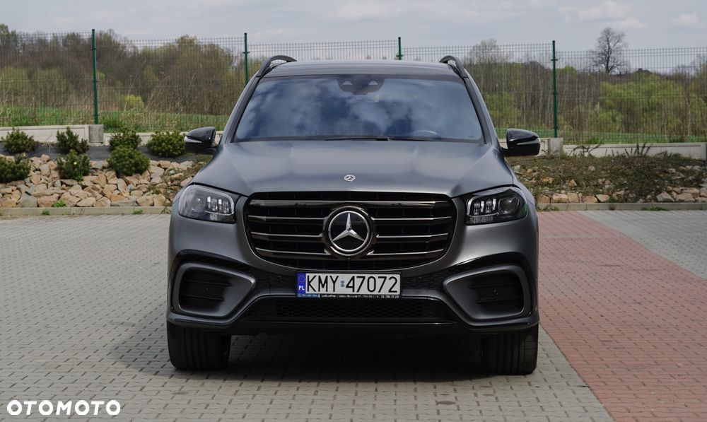 Mercedes-Benz GLS - 1