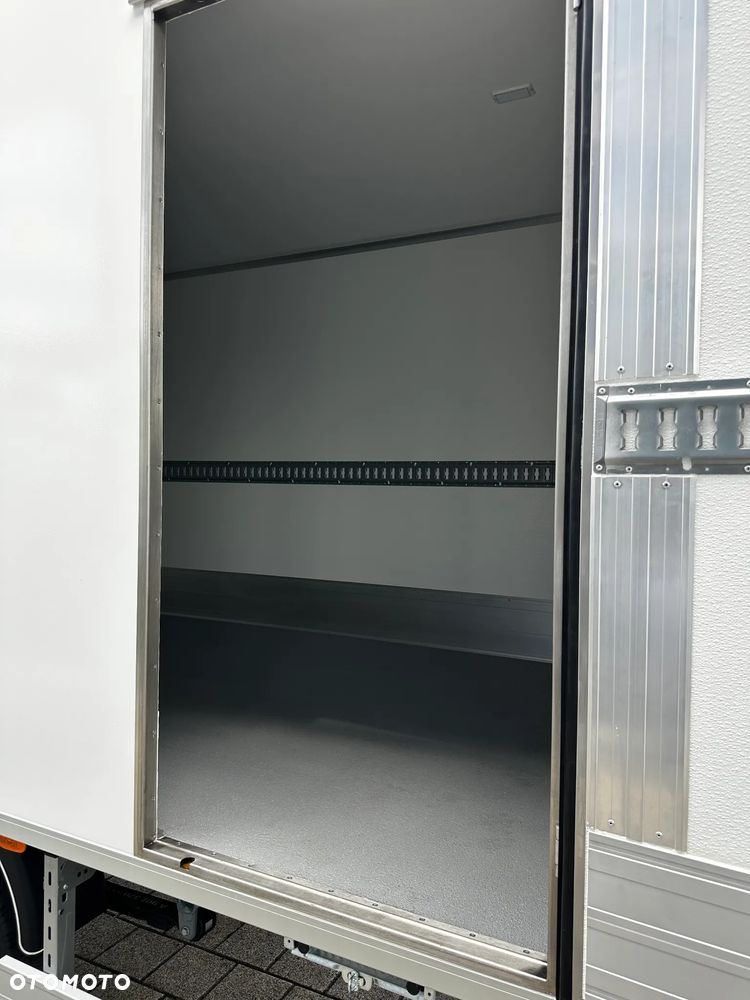 Mercedes-Benz Sprinter - 29