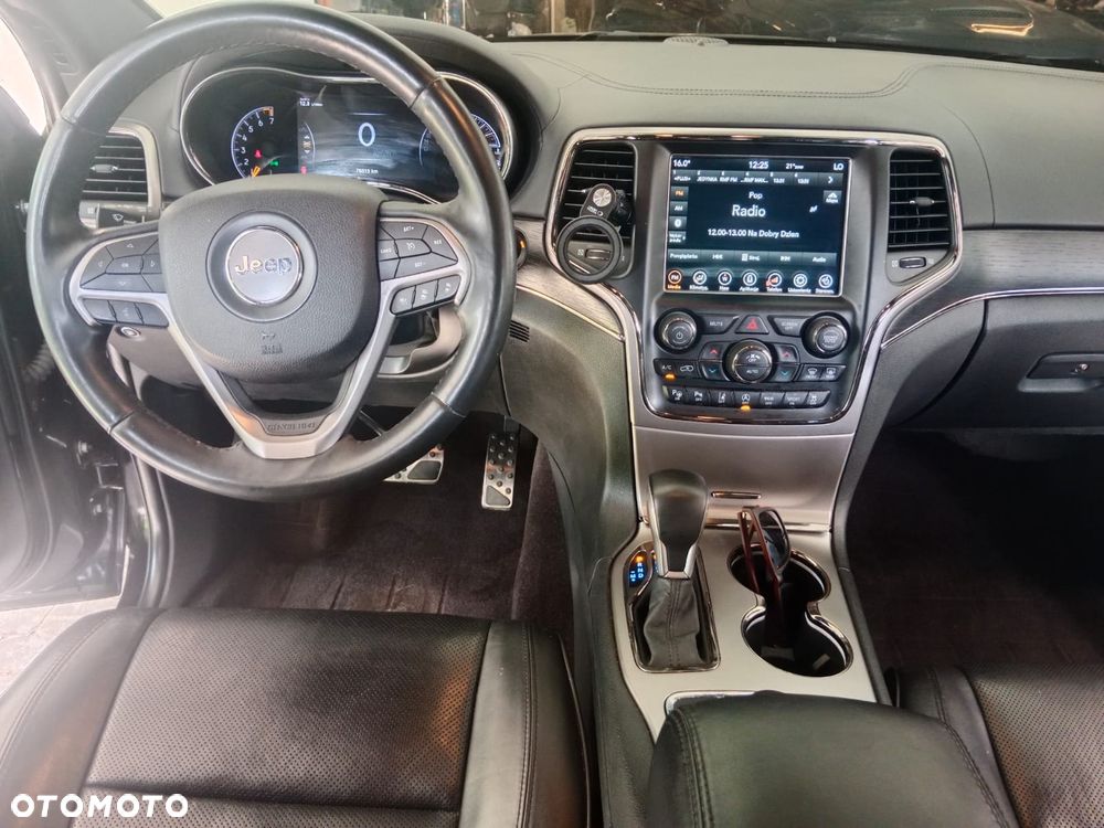 Jeep Grand Cherokee - 25