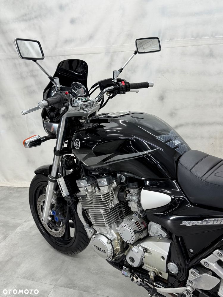 Yamaha XJR - 3