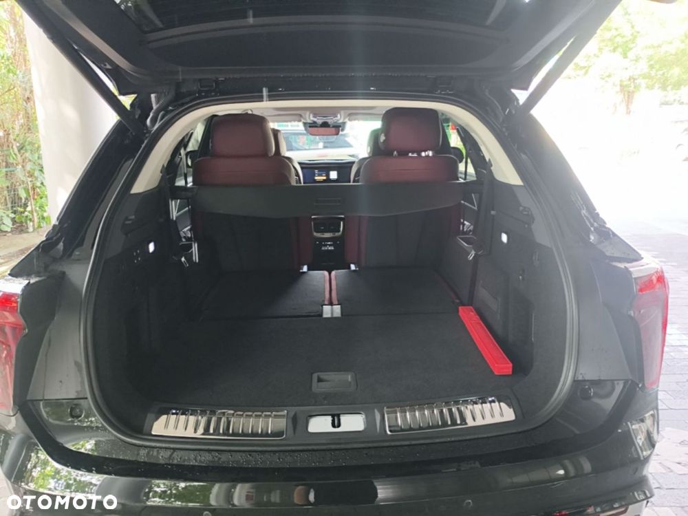 Hongqi E-HS9 - 11