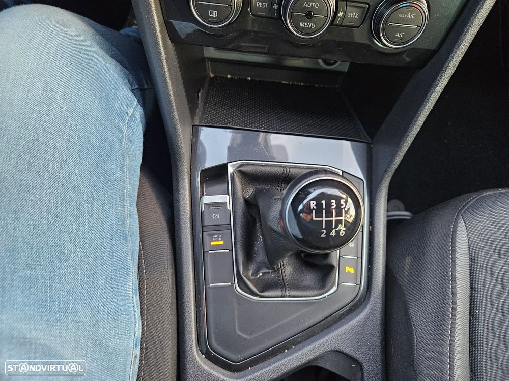 VW Tiguan 1.5 TSI Confortline - 14