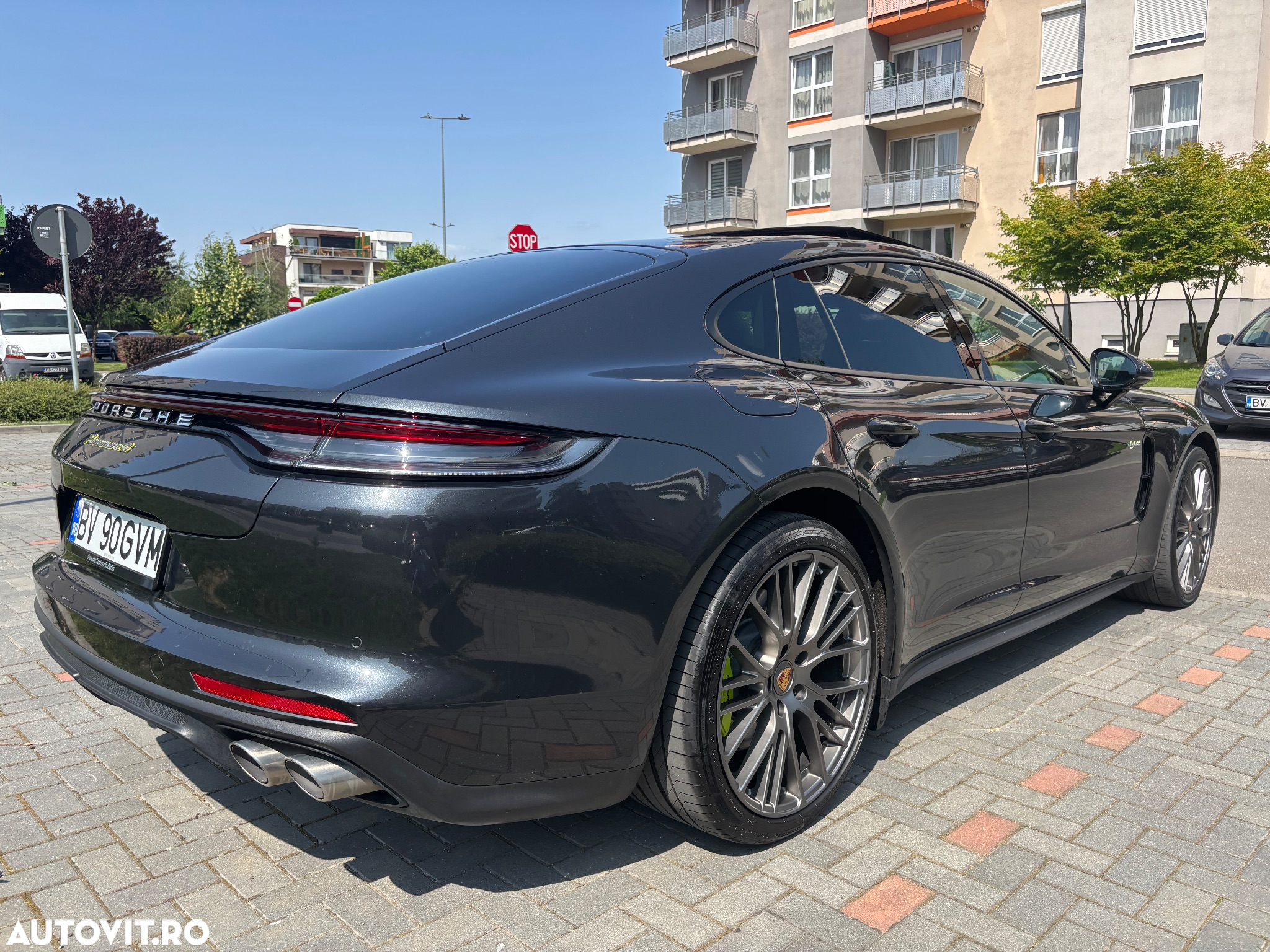 Porsche Panamera 4 E-Hybrid - 5