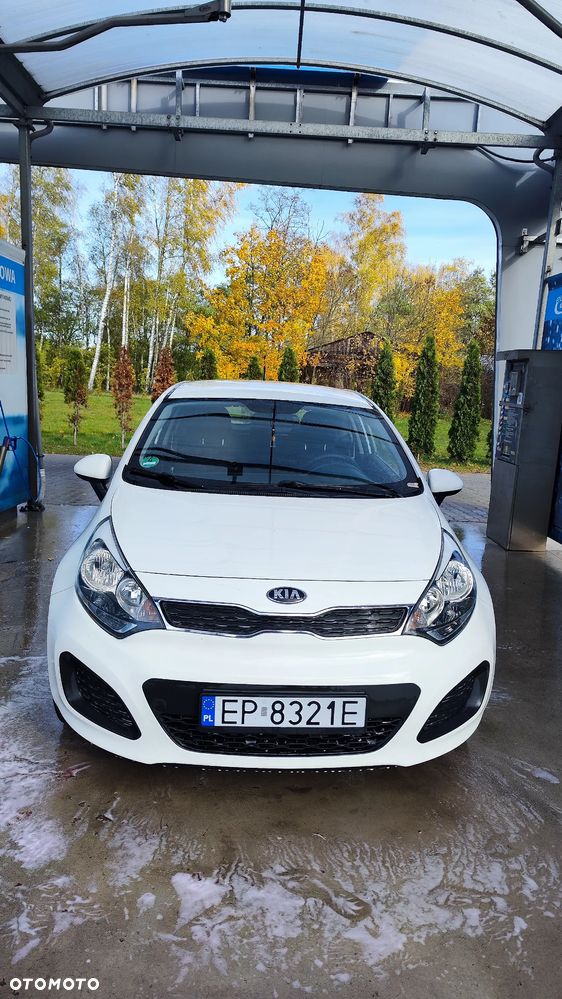Kia Rio - 5
