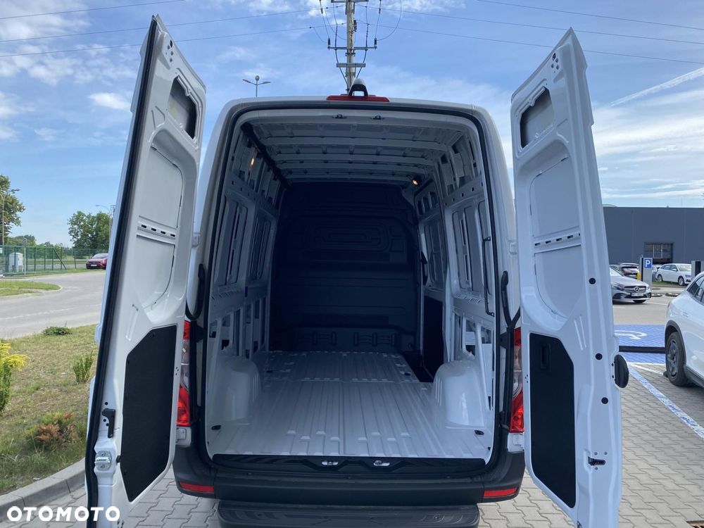 Mercedes-Benz Sprinter - 9