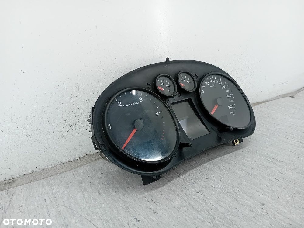 LICZNIK AUDI A2 8Z 8Z0920900 1.4 TDI - 6