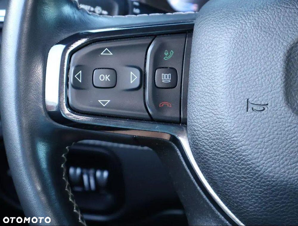 RAM 1500 Crew Cab Shortbed Limited - 12