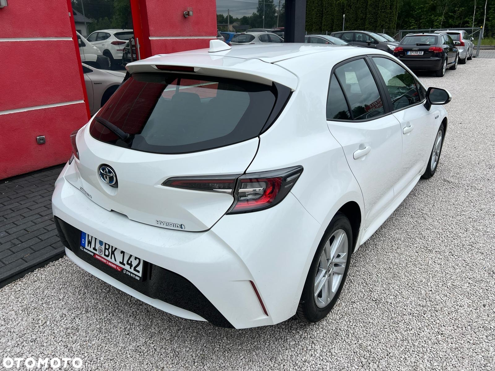 Toyota Corolla 1.8 Hybrid Business Edition - 2