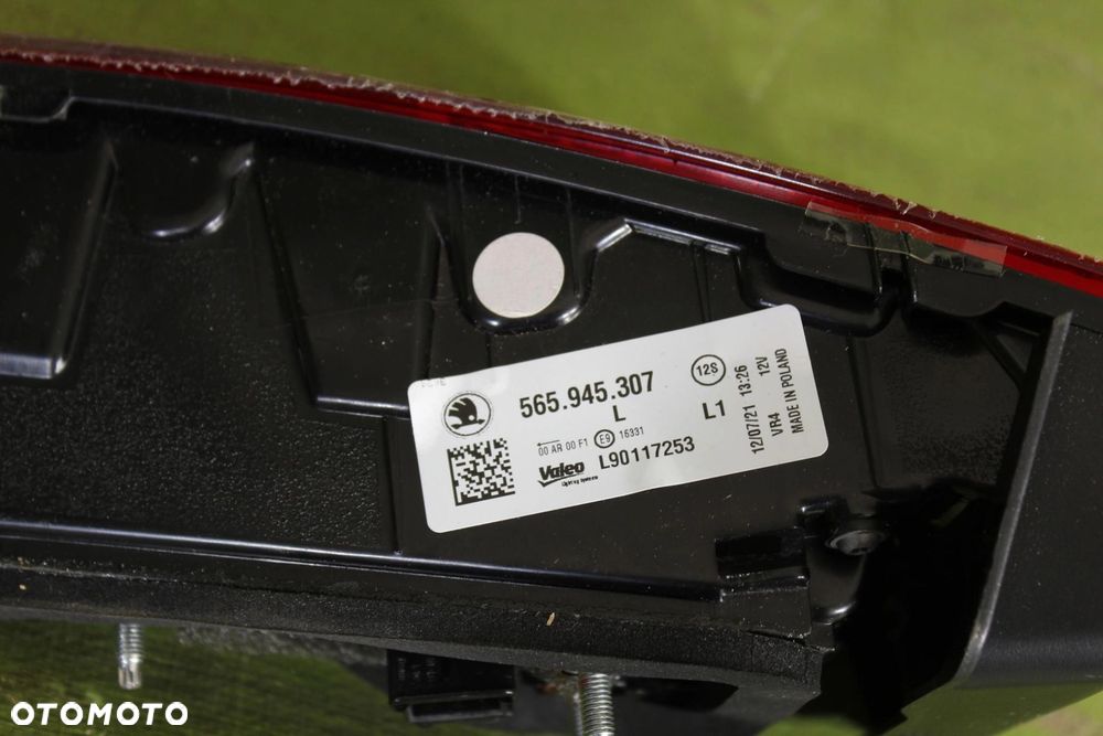 Lampa Skoda Kodiaq 2016-2021r. 565.945.307 tył lewy - 3
