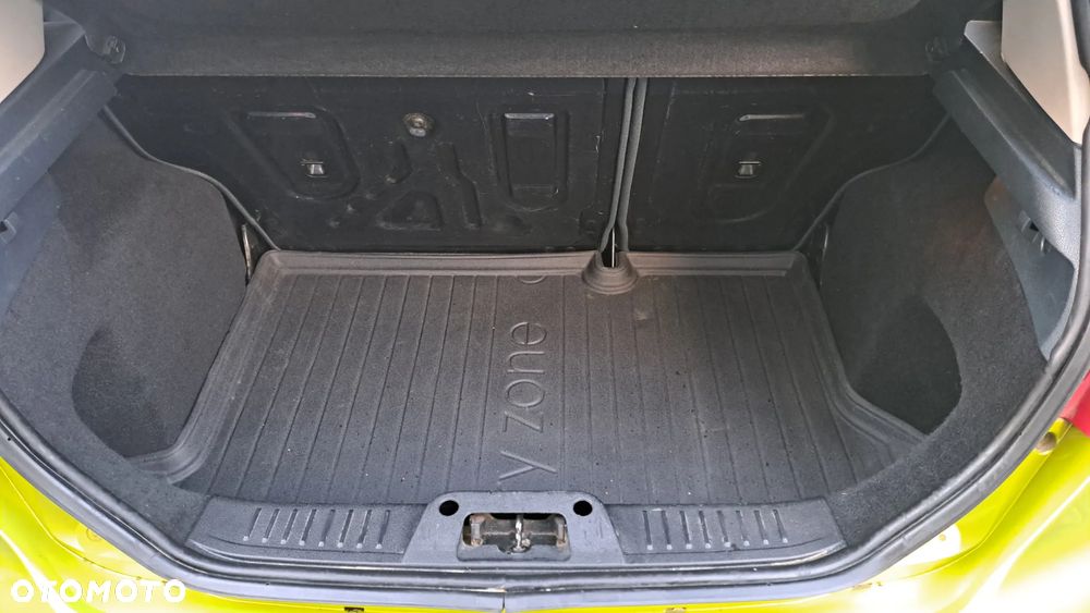 Ford Fiesta - 17
