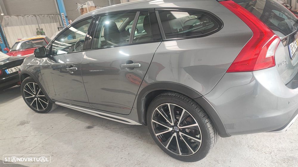 Volvo V60 2.0 D4 Summum Geartronic - 5