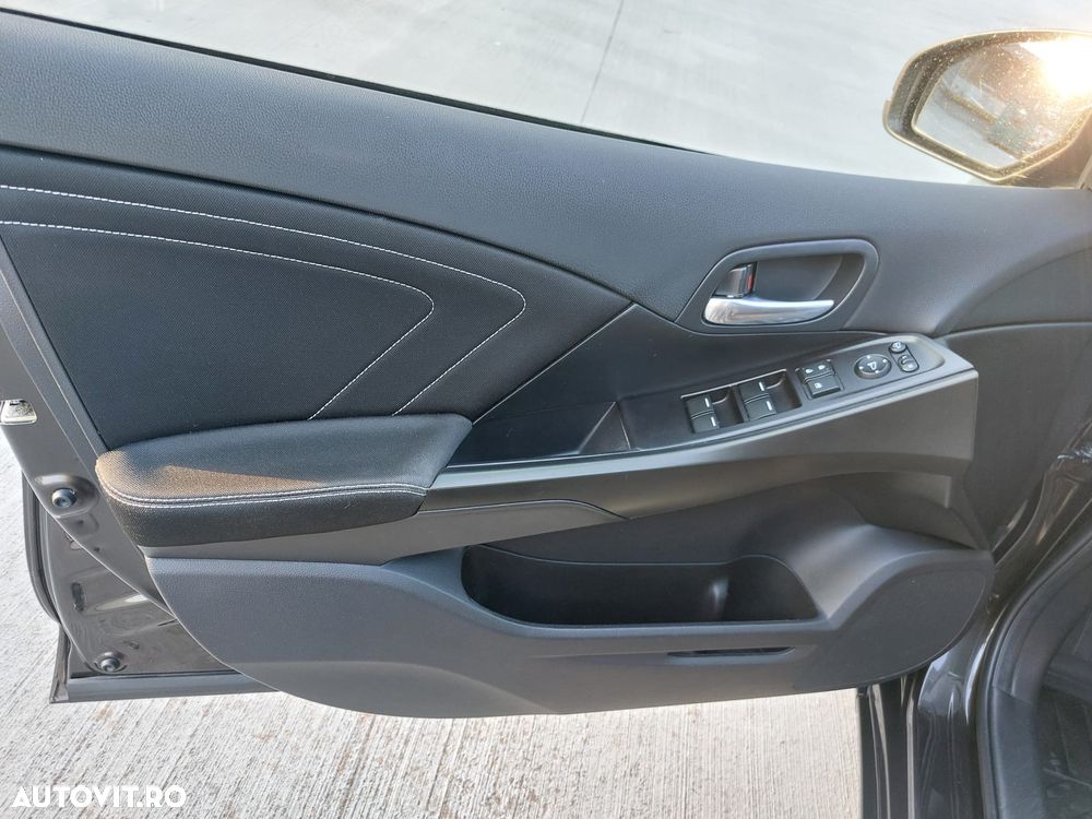 Honda Civic 1.6 i-DTEC Sport - 12