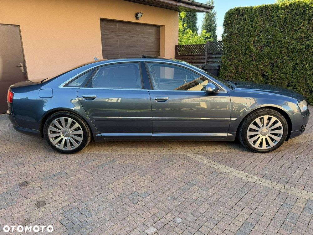 Audi A8 - 8