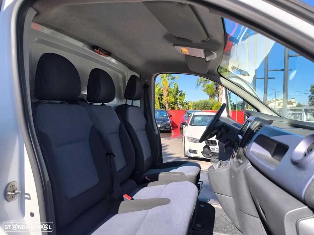 Opel Vivaro - 32