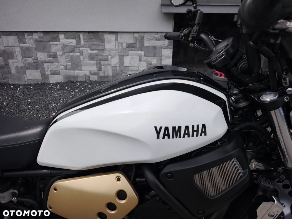 Yamaha XSR - 9