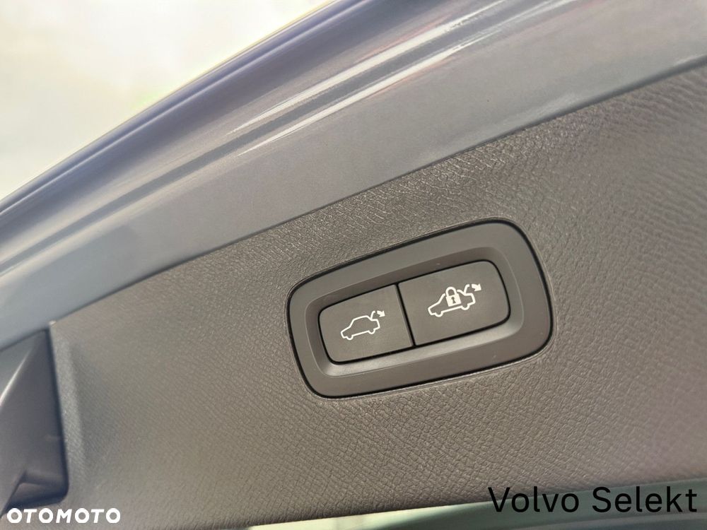 Volvo XC 90 - 32