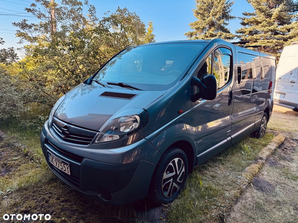 Opel Vivaro 2011 photo 2
