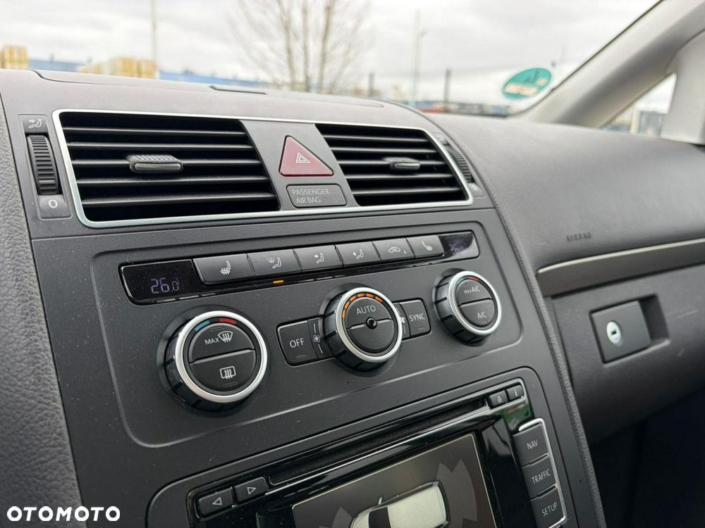 Volkswagen Touran - 15