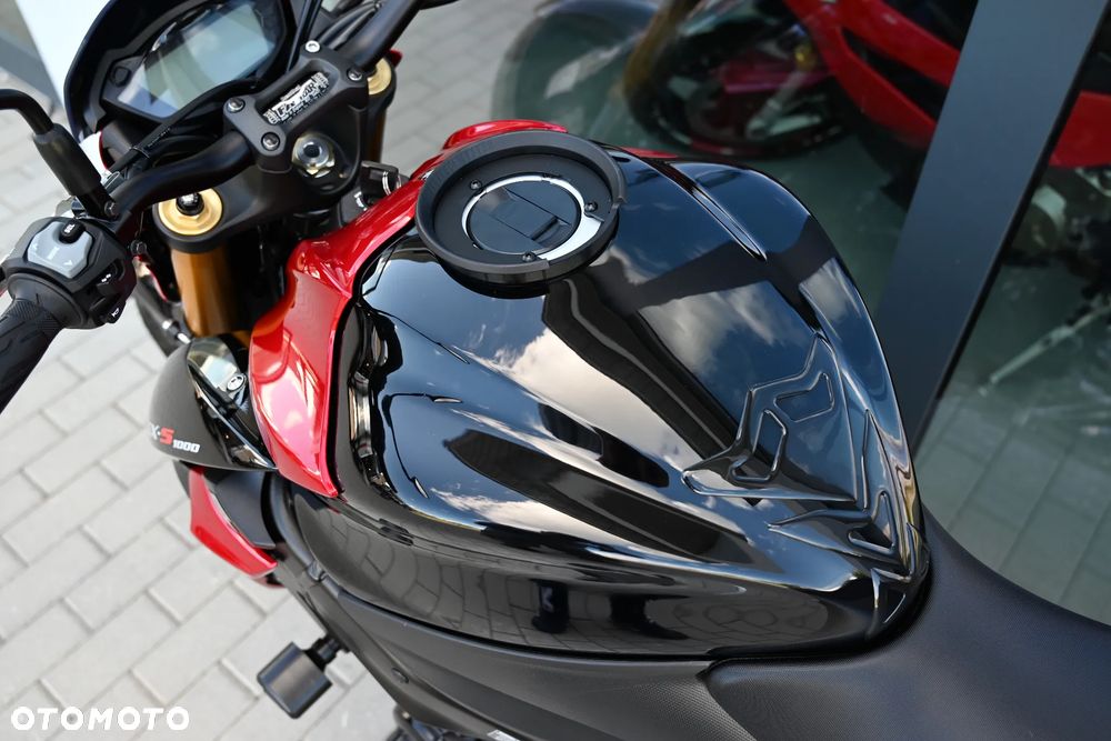 Suzuki GSX 1000 - 25