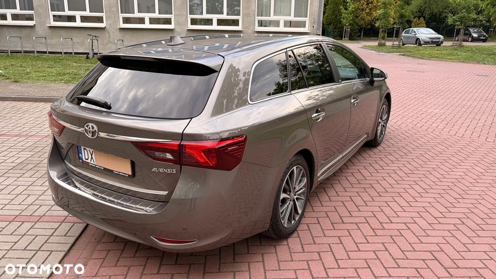 Toyota Avensis 1.8 Selection MS - 17