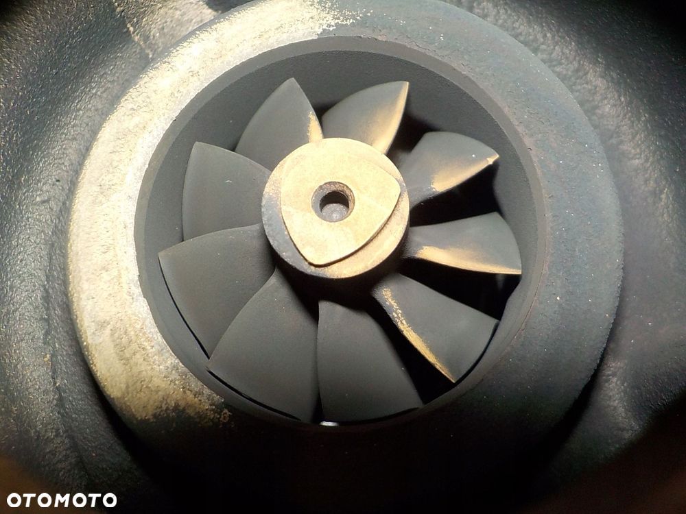 RENAULT SCENIC II TURBOSPRĘŻARKA TURBINA H8200398585 - 2