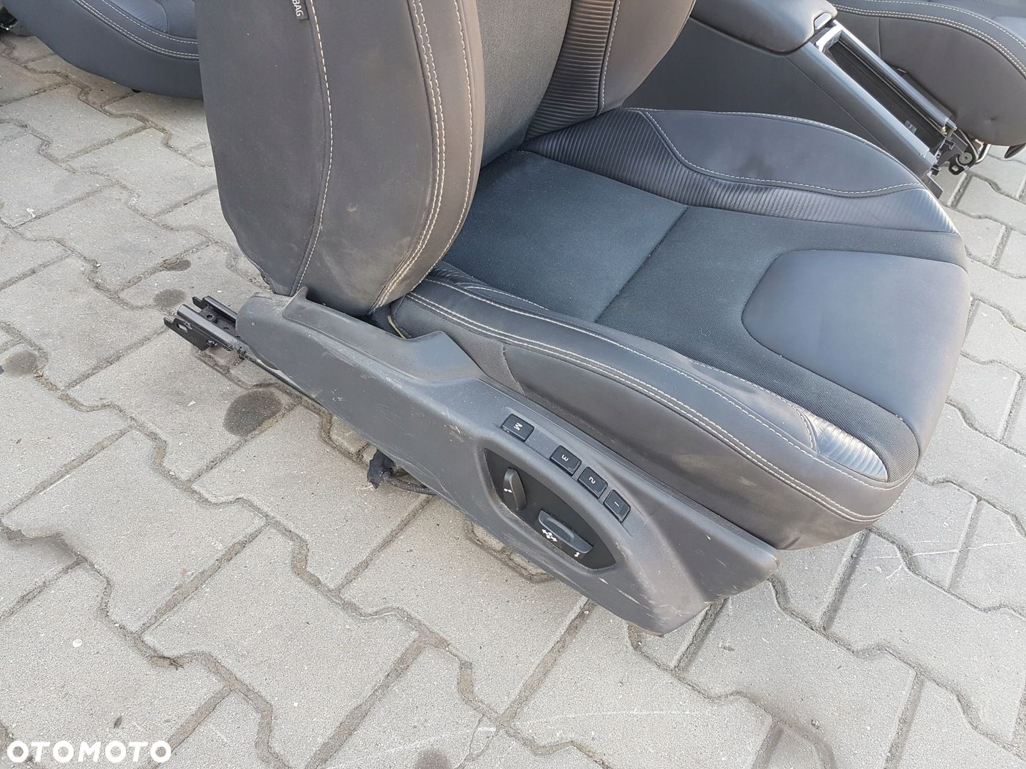 VOLVO V60 I 11-18r FOTELE PÓŁSKÓRY KANAPA R-DESING - 7