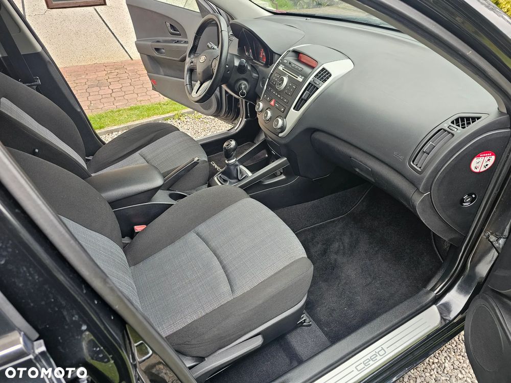 Kia Ceed 1.4 CVVT Attract - 8