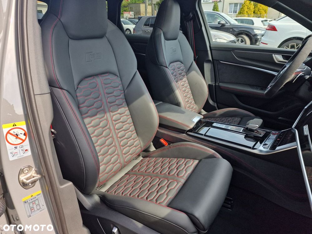 Audi RS6 Avant - 17
