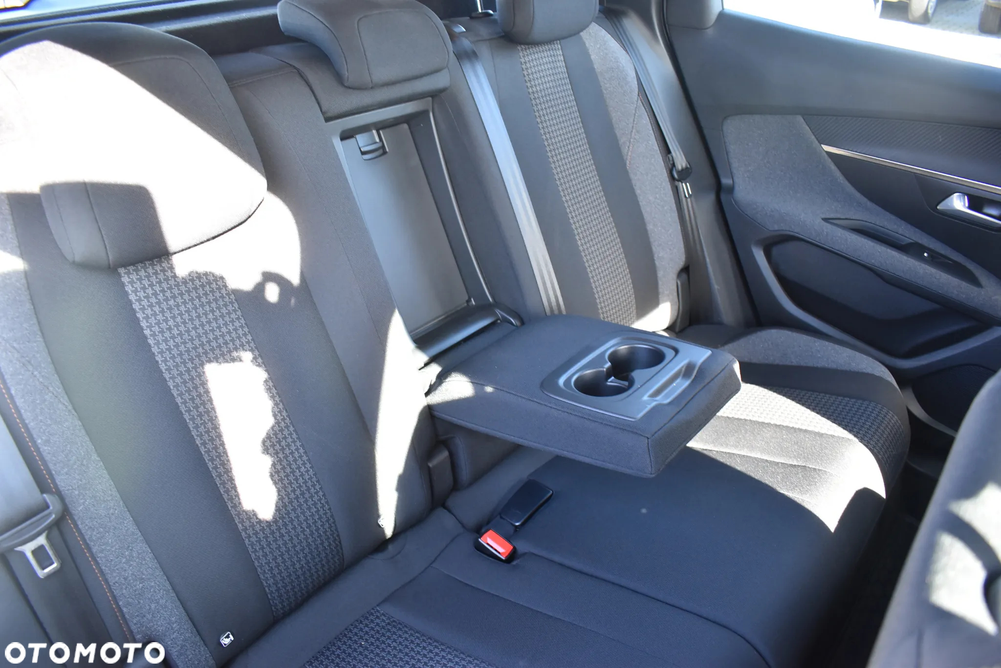 Peugeot 3008 1.2 PureTech Active Pack S&S - 16