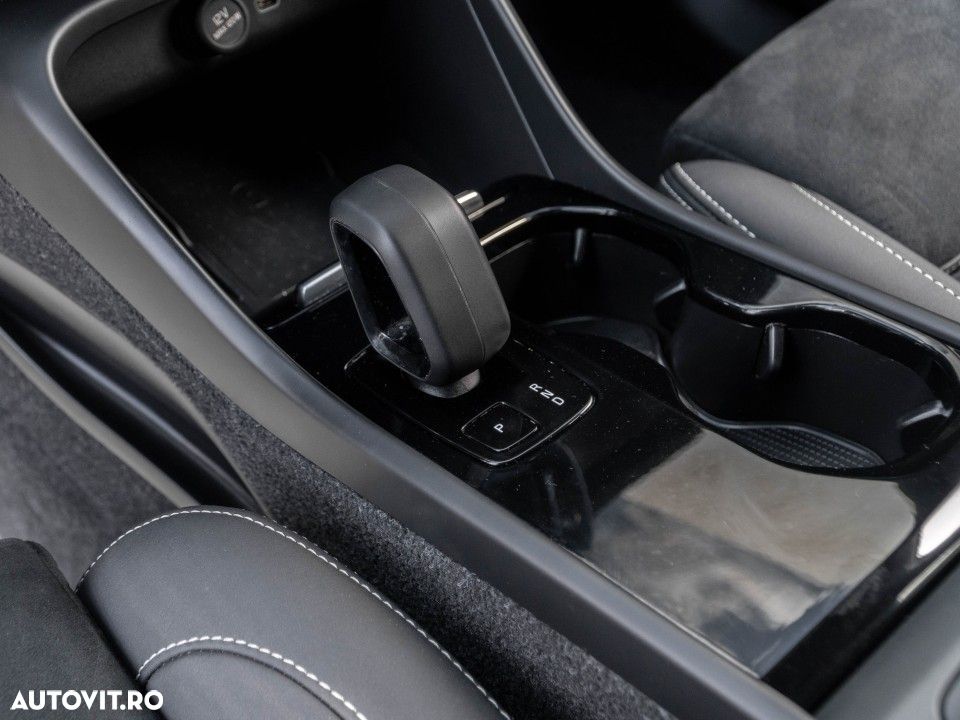 Volvo XC 40 - 24