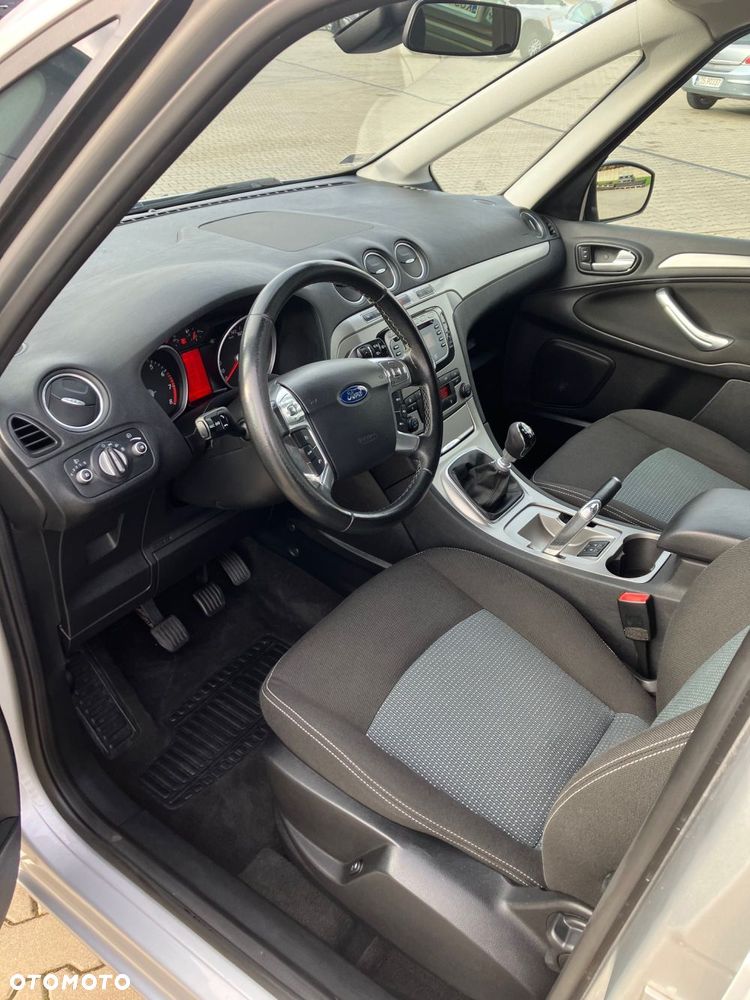 Ford Galaxy - 4