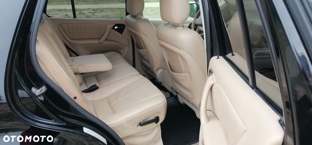 Mercedes-Benz ML - 14