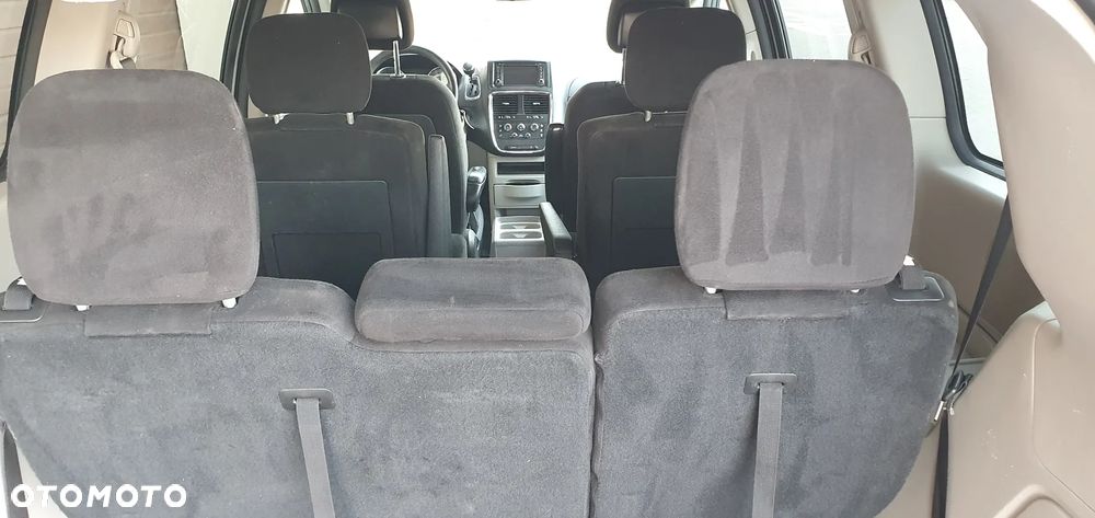 Dodge Grand Caravan - 9