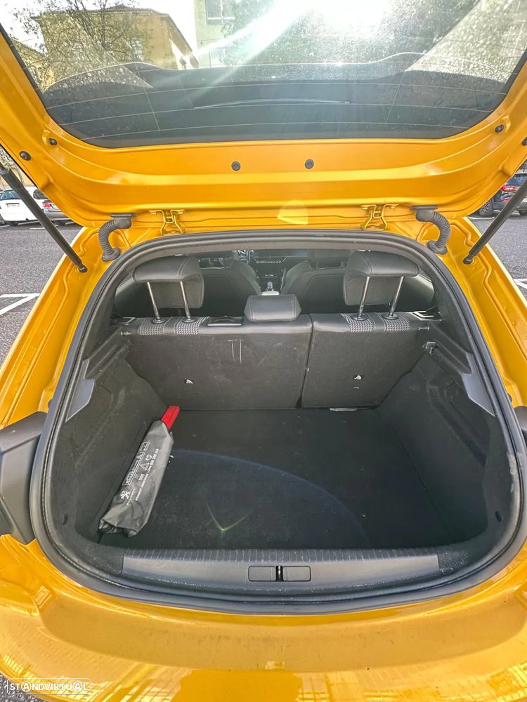 Peugeot 208 1.2 PureTech GT EAT8 - 10