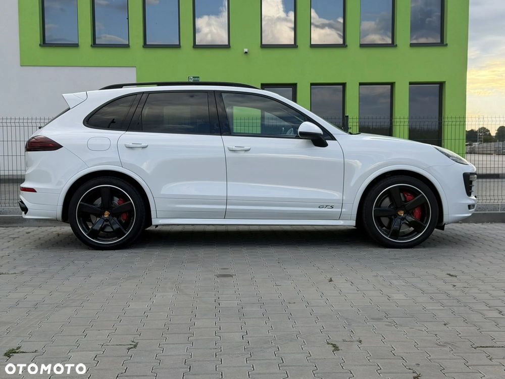 Porsche Cayenne GTS - 9