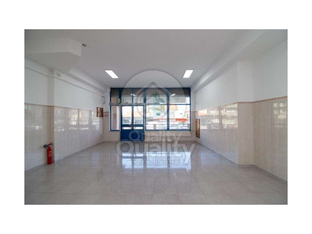 LOJA EXCELENTE LOCALIZAÇÃO - SEIXAL - Grande imagem: 2/23