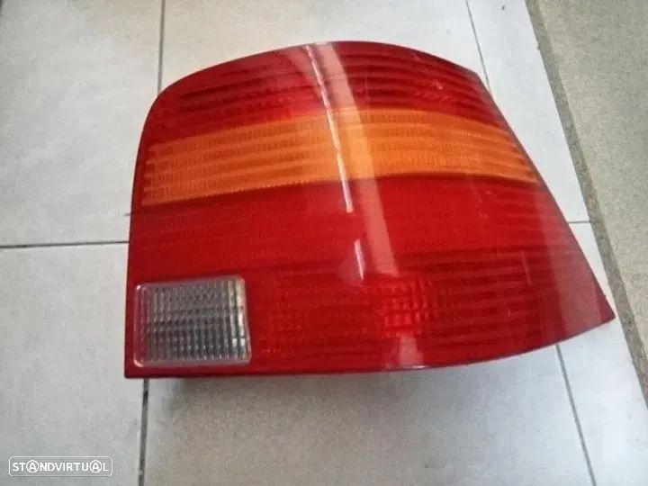 Farolim Direito Volkswagen Golf IV / 1J6945096AA - 1