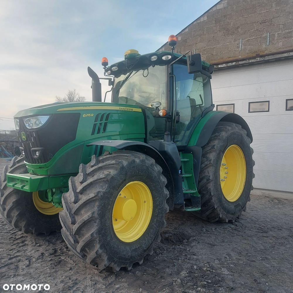 John Deere 6215R