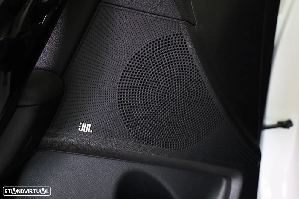 Kia Ceed 1.4 T-GDI TX+SRF 7DCT - 48