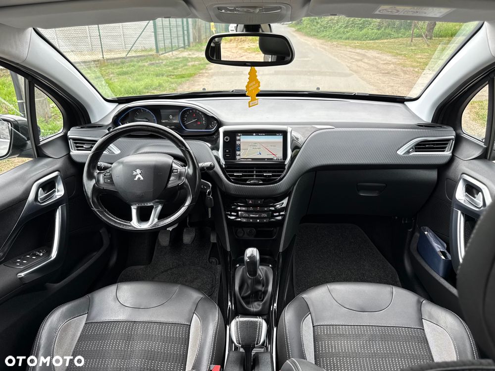 Peugeot 2008 1.2 Pure Tech Allure S&S - 6