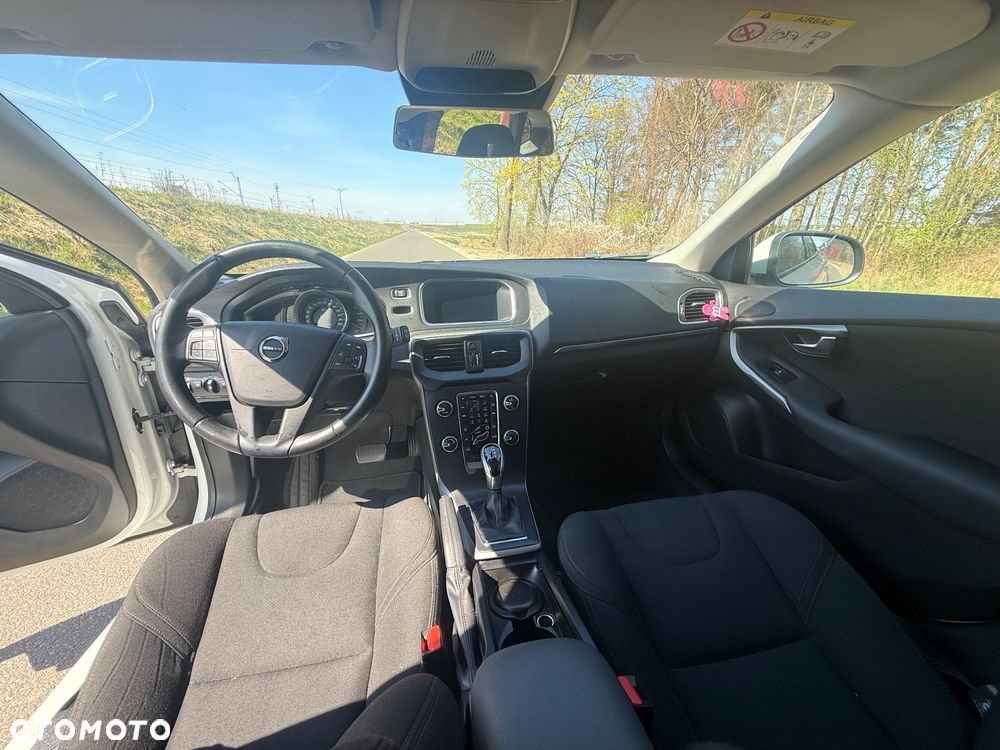 Volvo V40 D2 Drive-E Momentum - 3