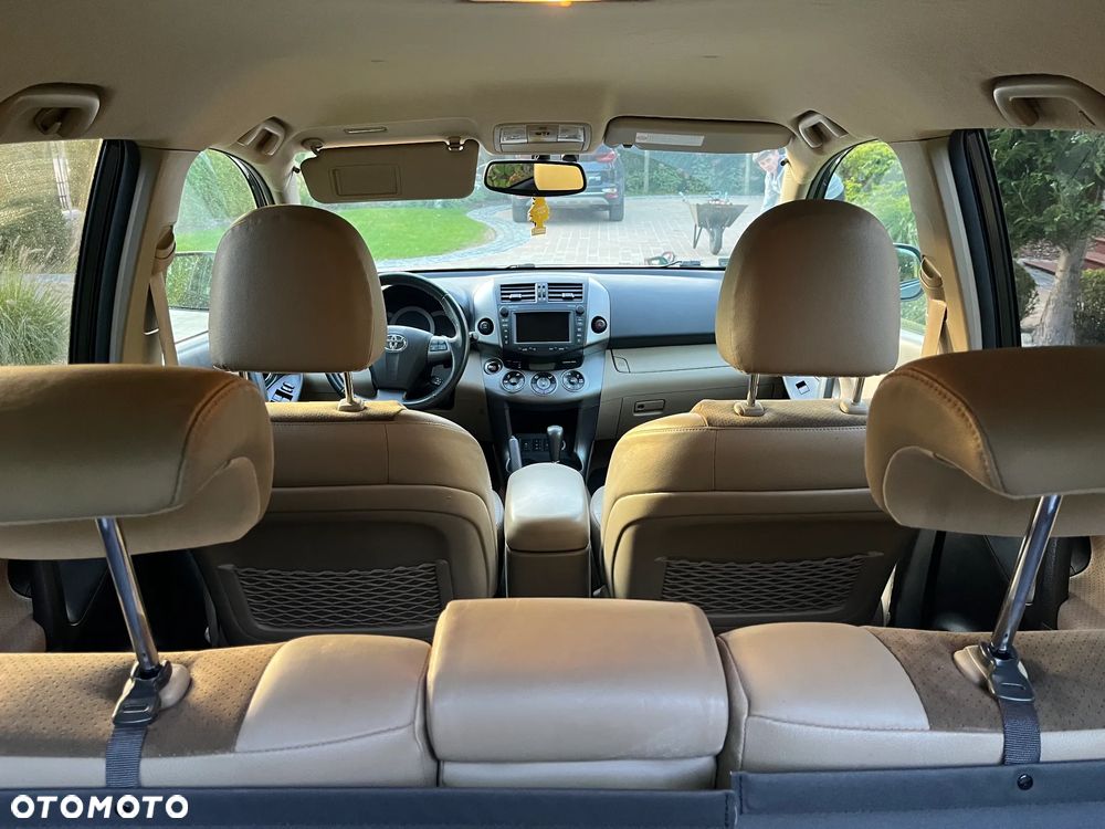 Toyota RAV4 2.2 D-CAT Premium - 14