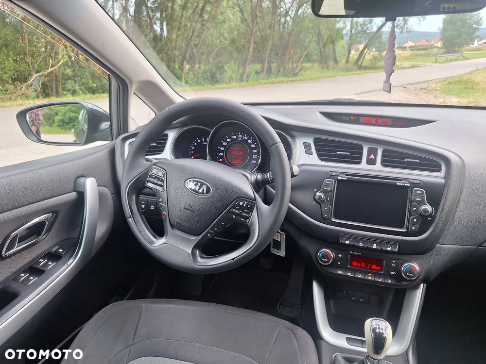 Kia Ceed - 27