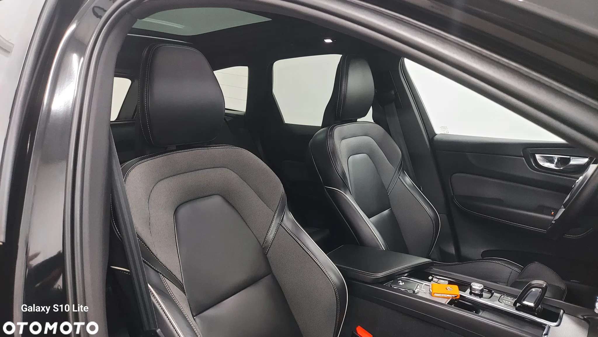 Volvo XC 60 B4 D Plus Dark - 21