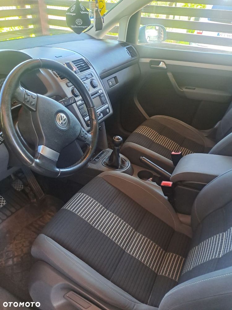 Volkswagen Touran 1.9 TDI Highline - 10
